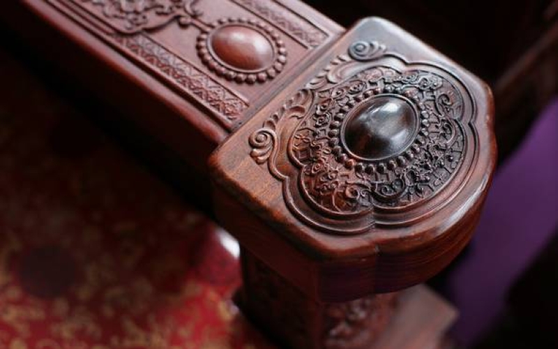 红木家具厂为您介绍为什么各人都爱红木家具？